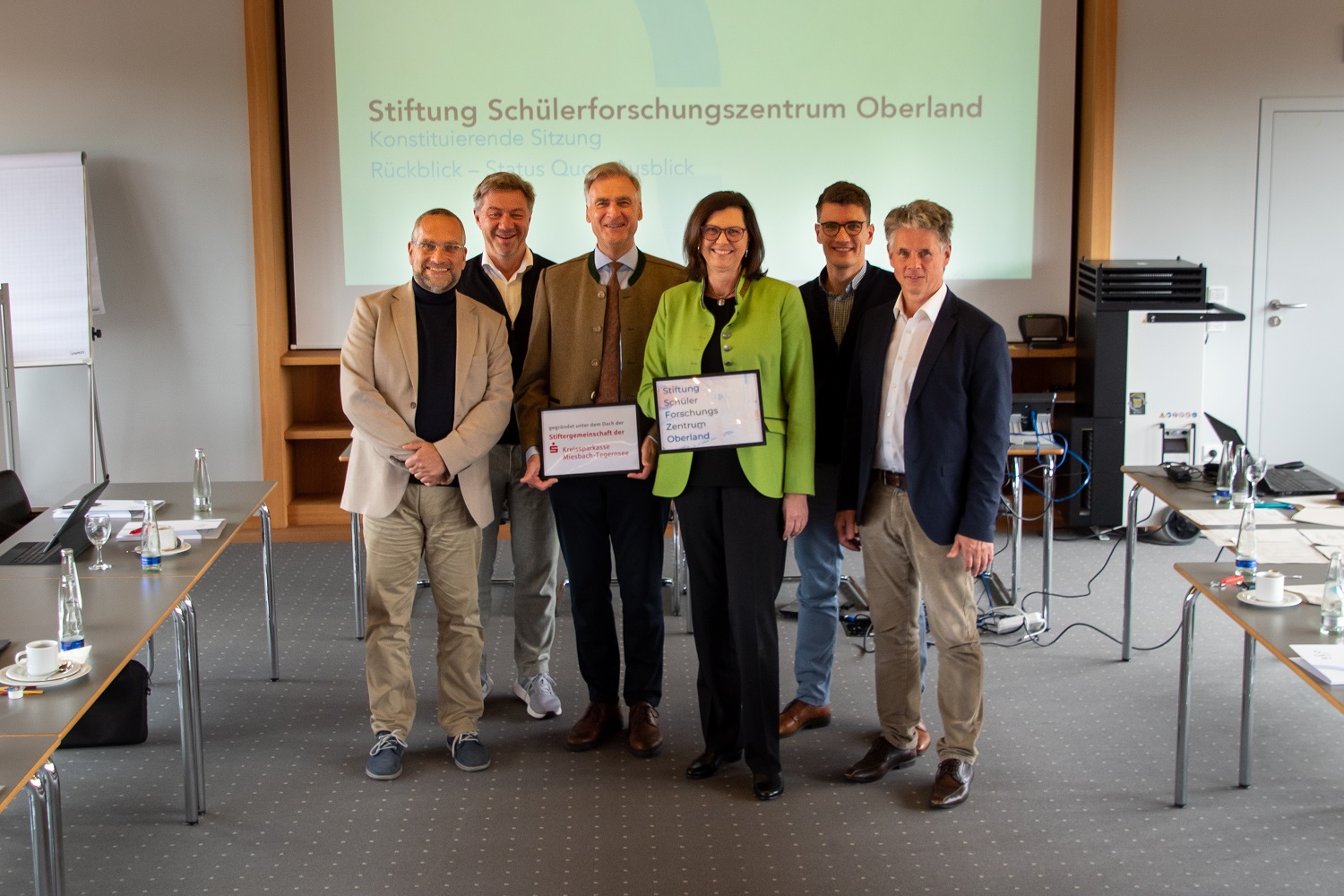 20230523_PM_REO_Erste Stiftungsratssitzung_Schülerforschungszentrum_Stiftungsrat Bioweiderind