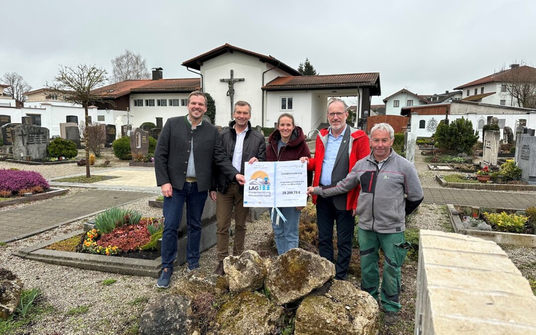 Alter Friedhof in Holzkirchen wird mit LEADER-Förderung zum parkähnlichen Ruheort umgestaltet