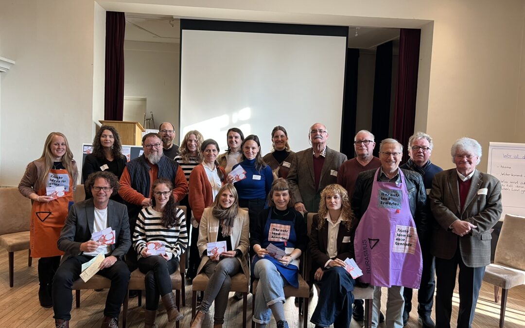 „Wia gredt, so gschriebm“ – Grenzüberschreitender Dialog über Journalismus und Narrative im ländlichen Raum